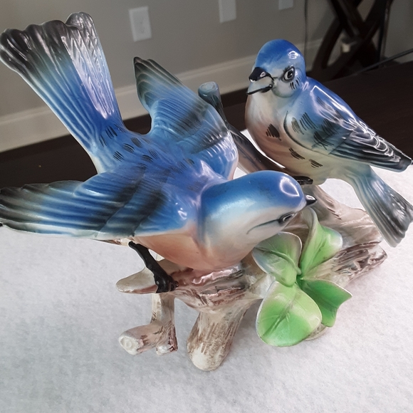 Collectible figurine Blue Jays resting on tree branch. - Picture 2 of 7